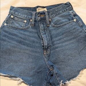 Madewell “The Mom Jean Short”